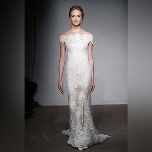 Wedding dress with French silk and lace